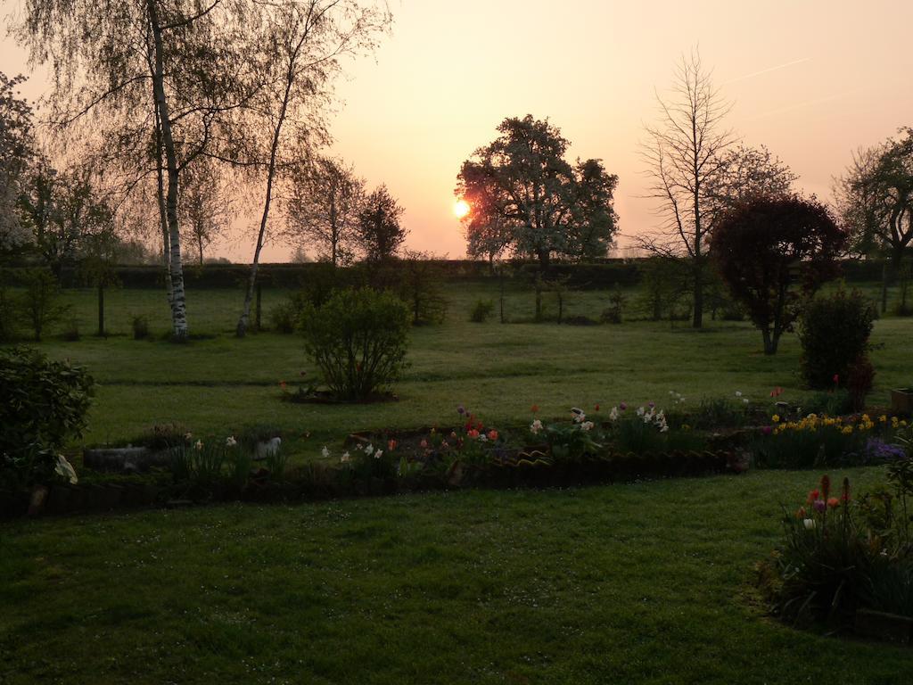 Bed and Breakfast L'Etape Normande Montroty  Esterno foto